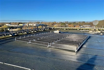 Il fotovoltaico bifacciale verticale supera i sistemi fotovoltaici inclinati ...