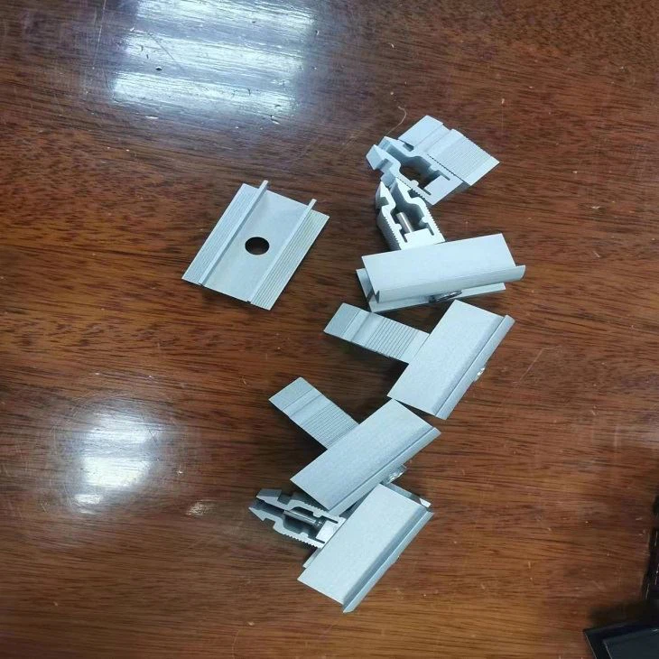 Il tuo partner esperto per morsetti intermedi e finali